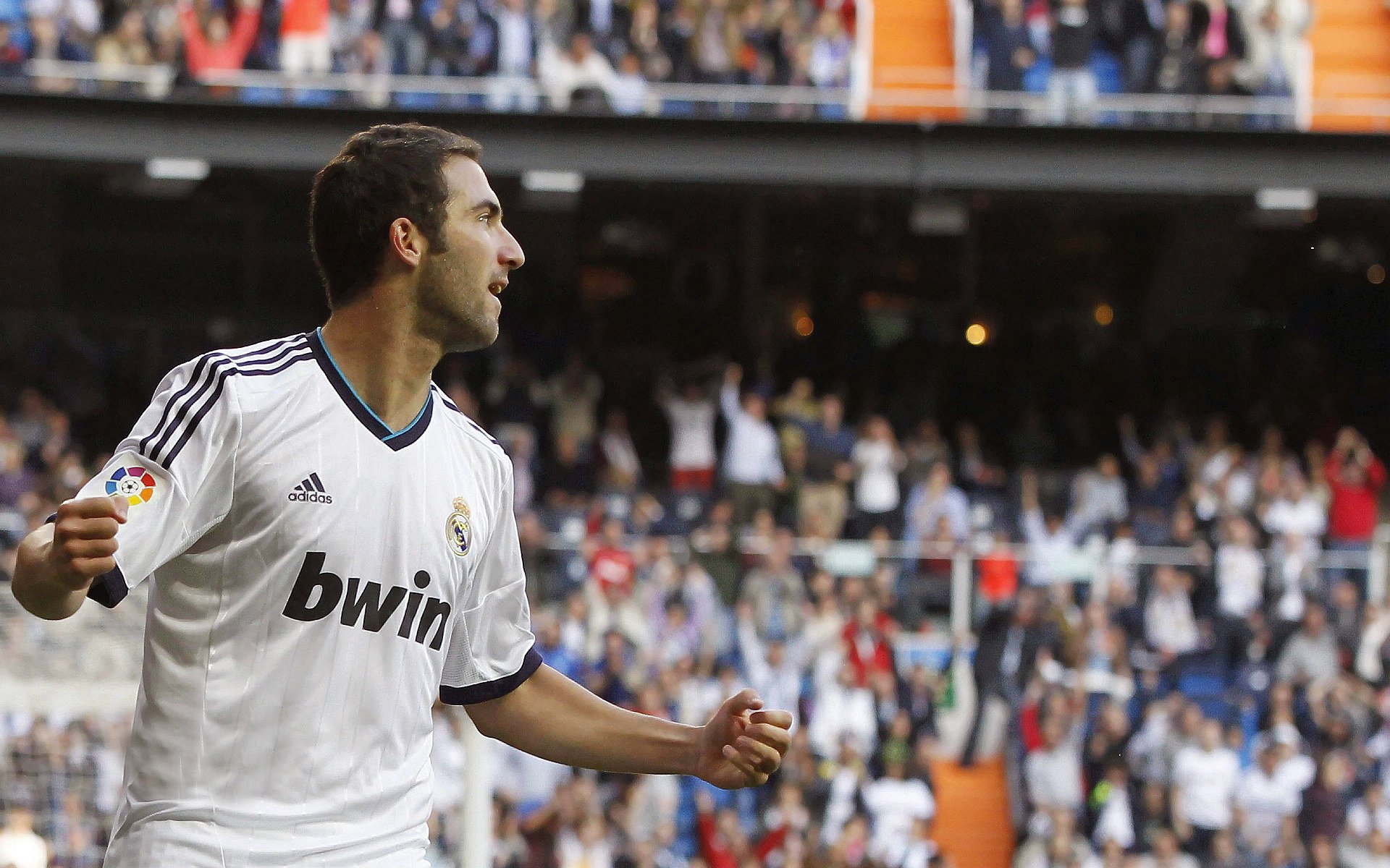 奥亚尔萨瓦尔爆发撕裂防线，德国战车连续得分碾压几内亚